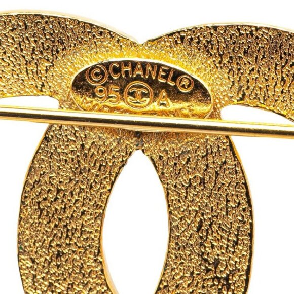 CHANEL CC Logos PARIS Round Brooch Gold Tone Pin 95A Auth w/Box #9174 - Picture 5 of 6